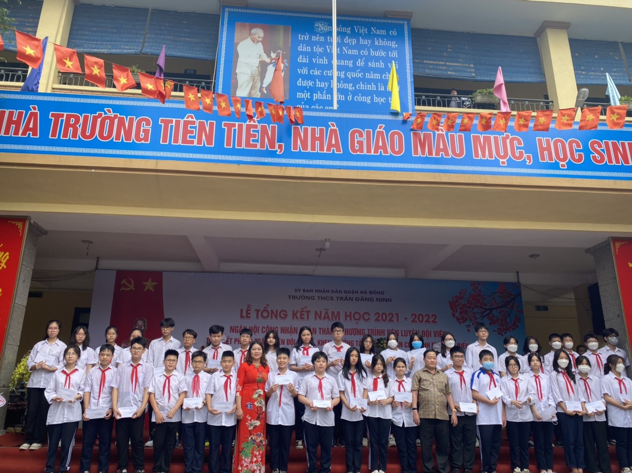 40 chi đội mạnh